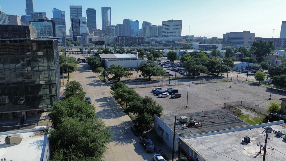 More Photos Of 2317 Fannin St, Houston Office For Sale