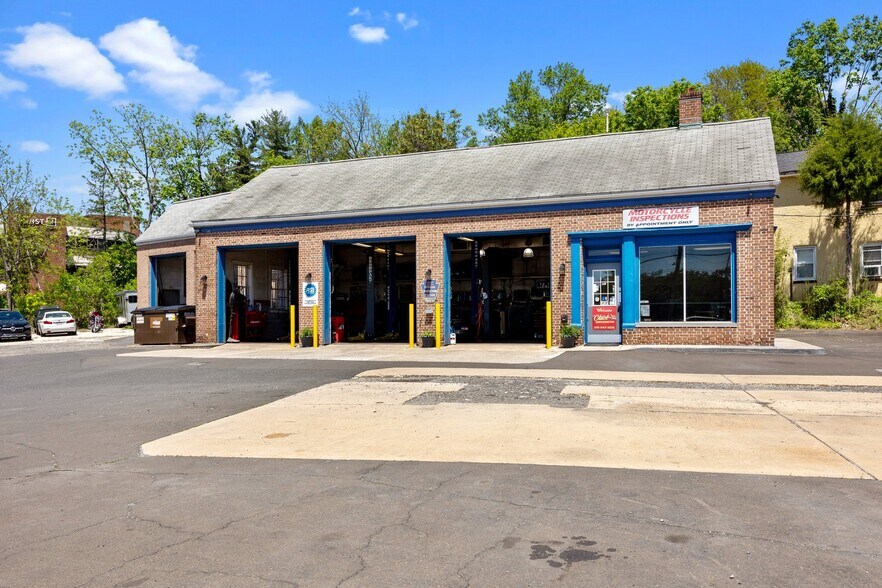 More Photos Of 2304 Huntingdon Pike, Huntingdon Valley Auto Repair For Sale
