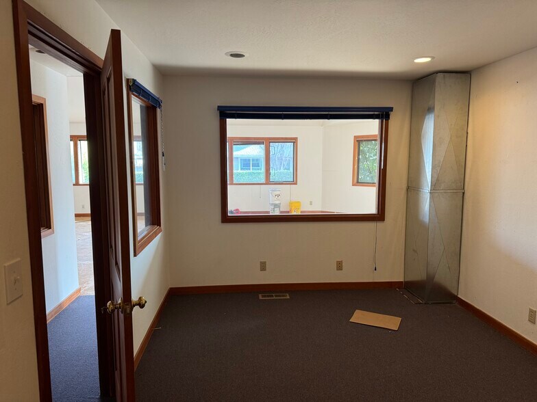 More Photos Of 400 Williamson Way, Ashland Office Residential For Sale
