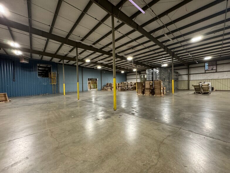 More Photos Of 19919 W Shawnee Mission Pky, Shawnee Manufacturing For Sale