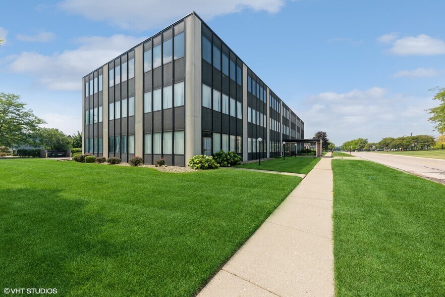 More Photos Of 600 Russel Ct, Woodstock Office For Lease