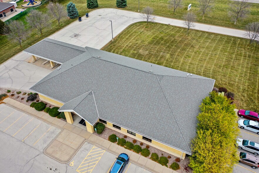 More Photos Of 3139 Voyager Dr, Green Bay Bank For Sale