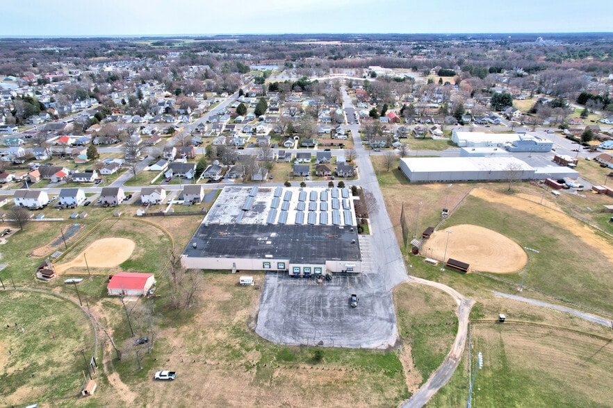 More Photos Of 301 SE 4th St, Milford Flex For Sale