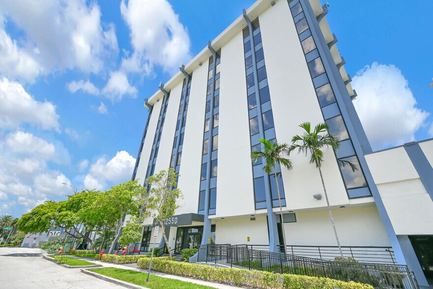 More Photos Of 12550 Biscayne Blvd, North Miami Medical For Sale