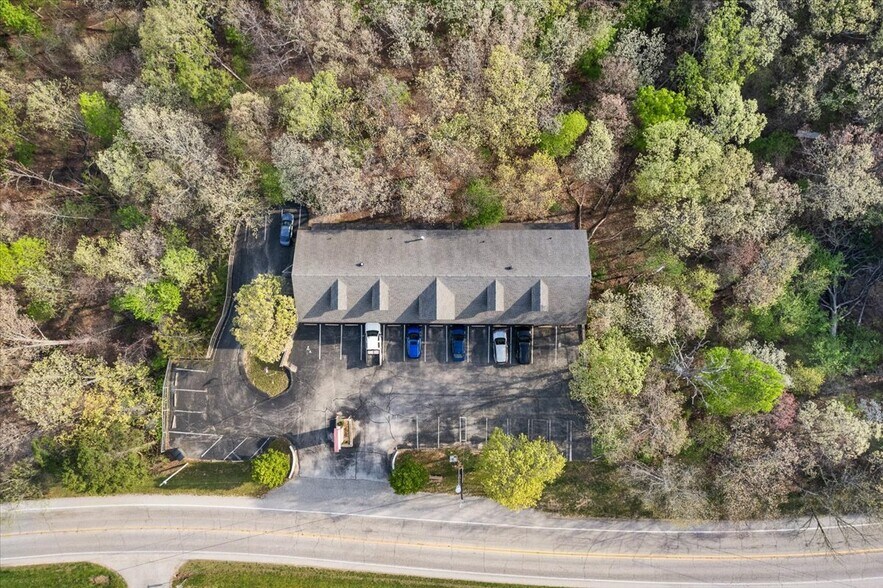 More Photos Of 3043 E Van Buren, Eureka Springs Hotel For Sale