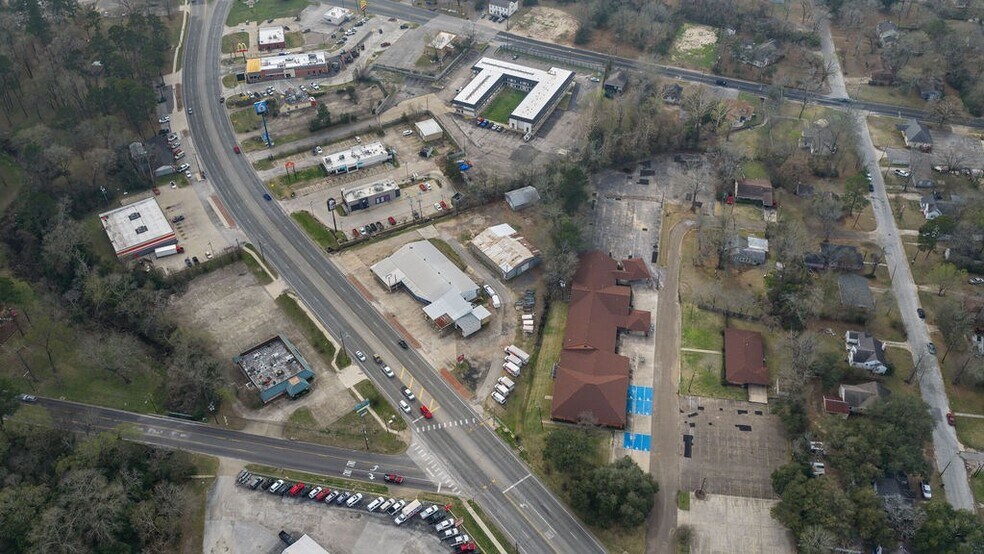 More Photos Of 1006 South Timberland Dr, Lufkin Industrial For Sale