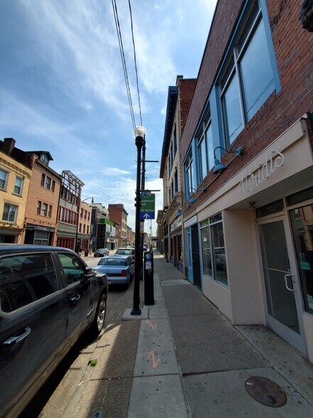 More Photos Of 1506 E Carson St, Pittsburgh General Retail For Sale