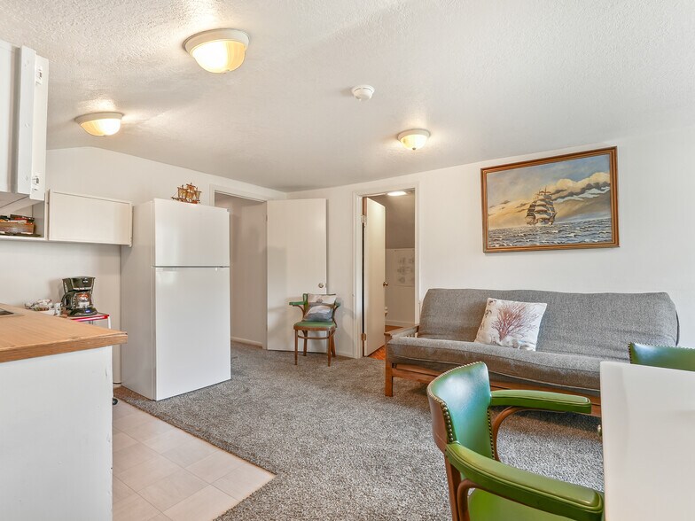 More Photos Of 580 Marine Dr, Wheeler Hotel For Sale