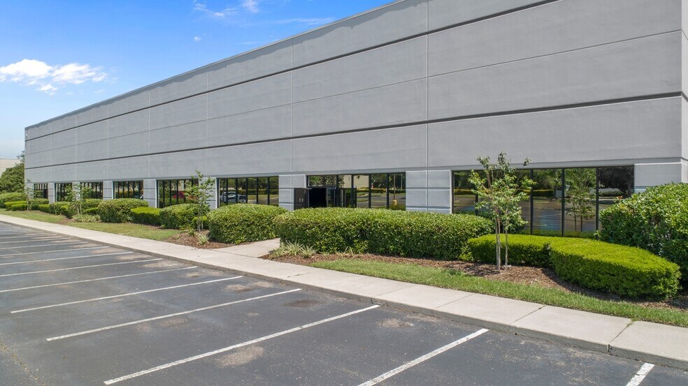 More Photos Of 1460 Vantage Way S, Jacksonville Warehouse For Lease