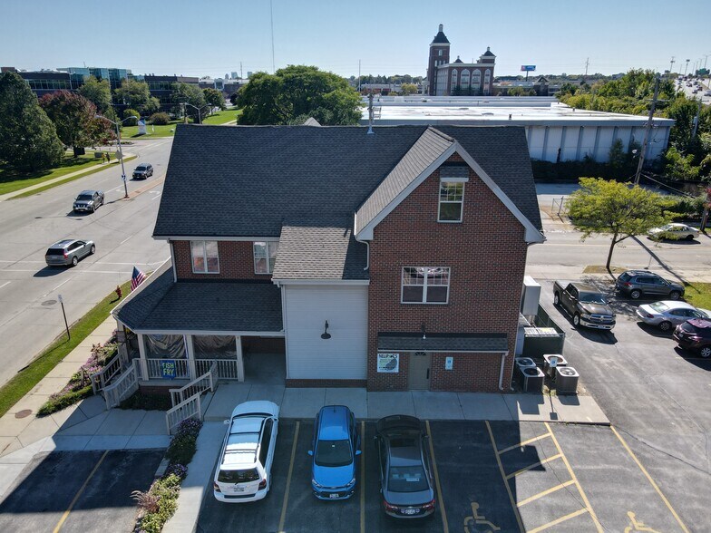 More Photos Of 4629 N Port Washington Rd, Milwaukee Restaurant For Sale