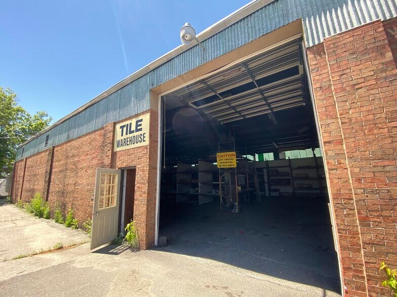 More Photos Of 251 Clay St, Manchester Warehouse For Lease