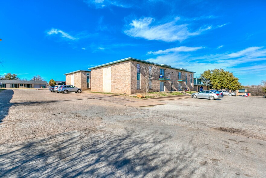 More Photos Of 1707-1717 Greenwood St, San Angelo Apartments For Sale
