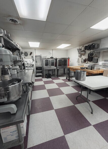 More Photos Of 205 Main St, Onalaska Specialty For Sale