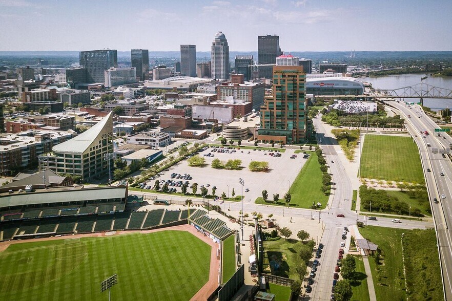 More Photos Of 333 E Main St, Louisville Office For Sale
