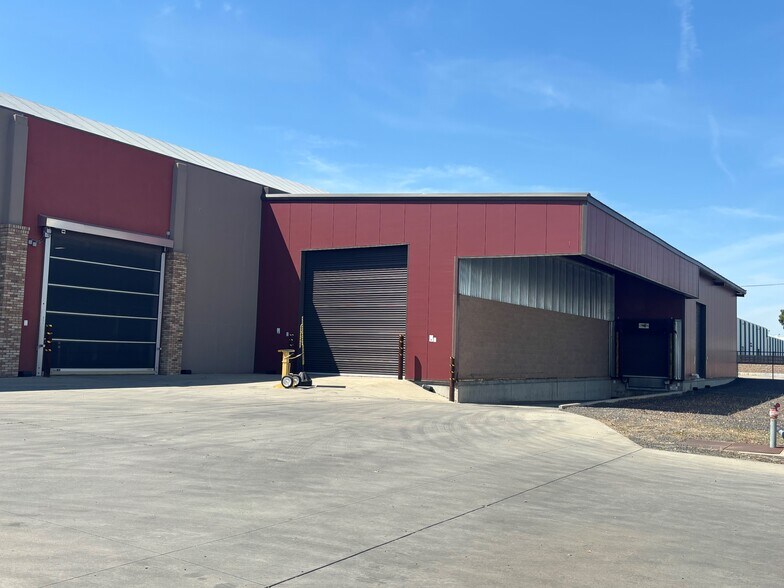 More Photos Of 427 Doherty Ave, Modesto Manufacturing For Sale