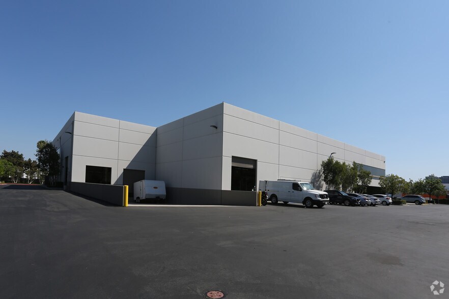 More Photos Of 17501-17551 Von Karman Ave, Irvine Warehouse For Lease