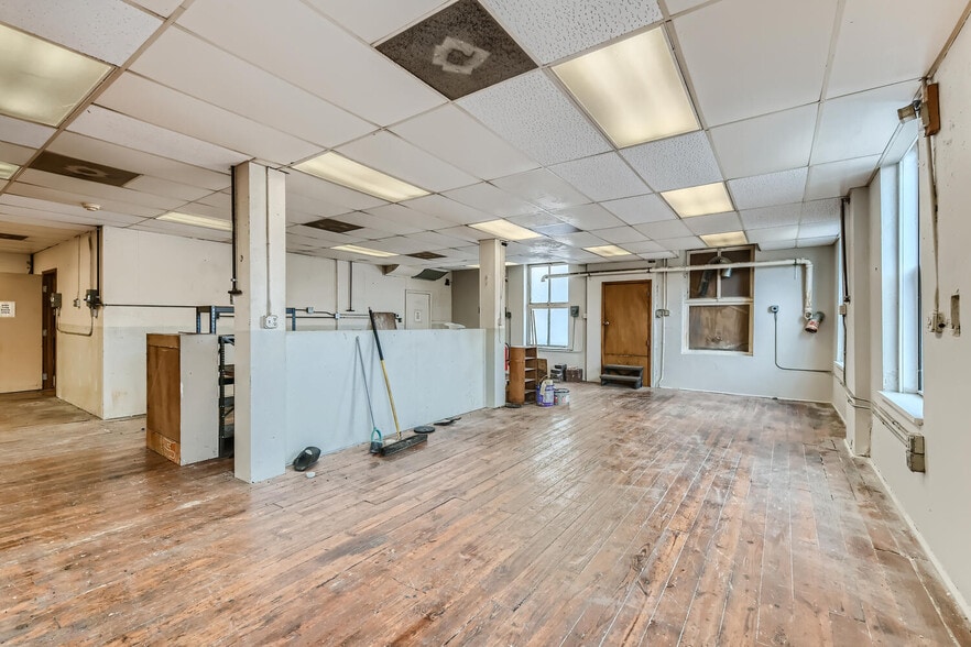 More Photos Of 2950-2958 Leavitt st, Chicago Warehouse For Sale