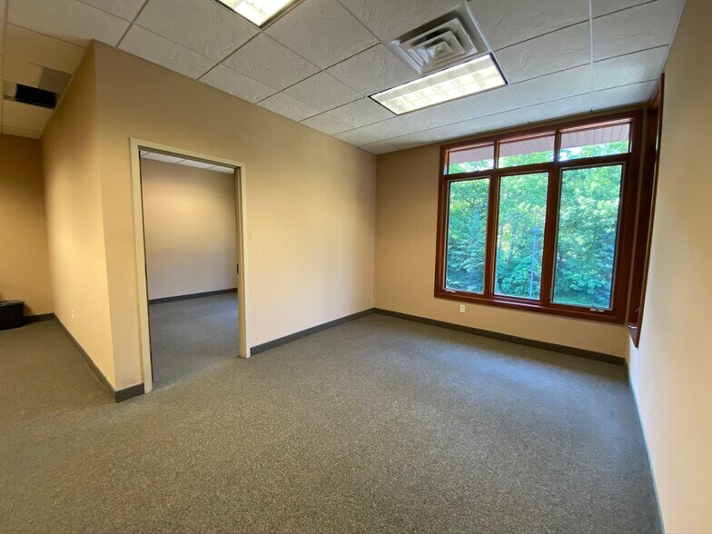 More Photos Of 4640 Nicols Rd, Eagan Medical For Sale