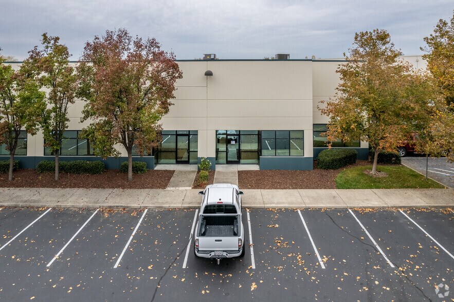 More Photos Of 830 Riverside Pky, West Sacramento Light Distribution For Lease