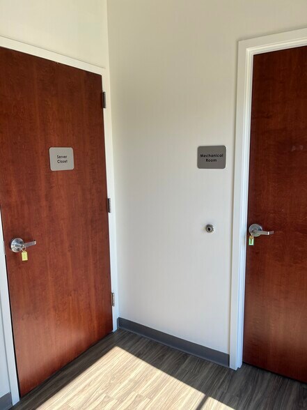 More Photos Of 5 Myers Dr, Mullica Hill Medical For Lease
