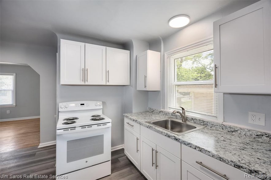 More Photos Of 22911 Hayes Ave, Eastpointe Multifamily For Sale