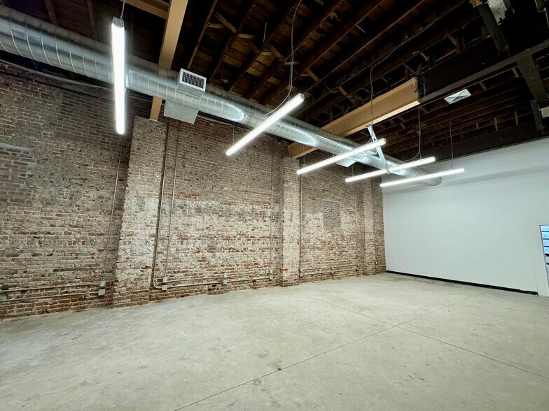 More Photos Of 2217 Welton St, Denver Restaurant For Sale