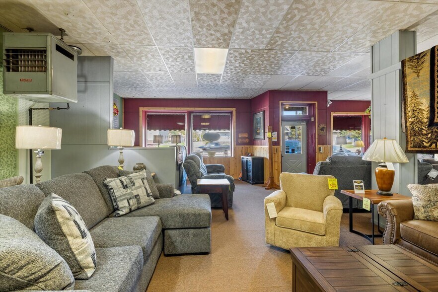 More Photos Of 816 NW 4th St, Grand Rapids General Retail For Sale