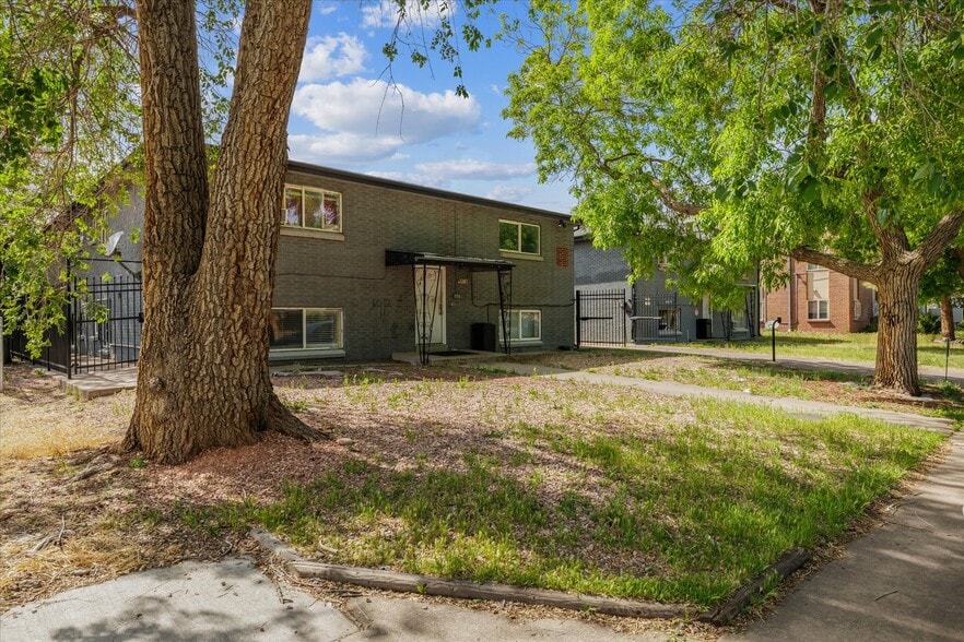 More Photos Of 1923 Dallas St, Aurora Apartments For Sale