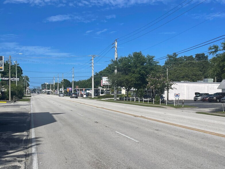 More Photos Of 833 Mason Ave, Daytona Beach Freestanding For Sale