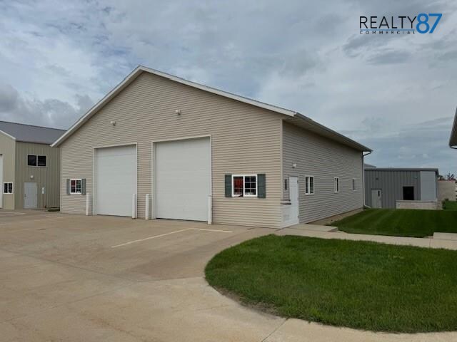 More Photos Of 1178 Capital Dr SW, Cedar Rapids Flex For Sale