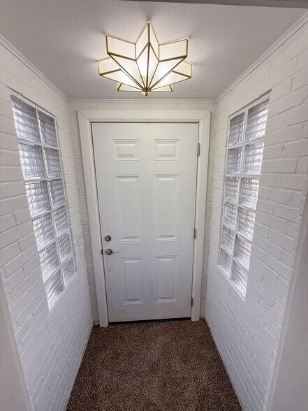 More Photos Of 11 N Walnut St, Iola Apartments For Sale