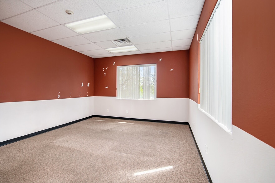 More Photos Of 10390 W Bradford Rd, Littleton Office Residential For Sale