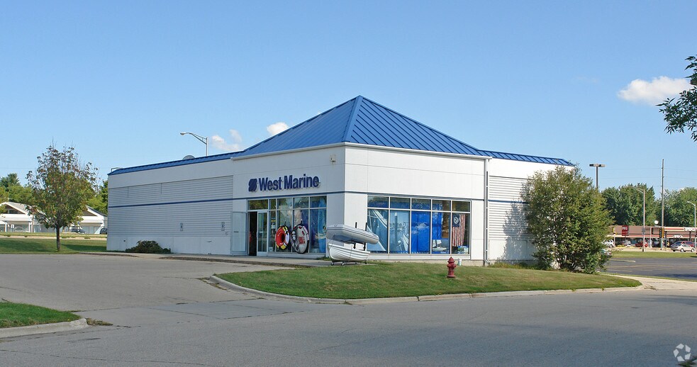 Primary Photo Of 2455 W Broadway, Monona Freestanding For Sale