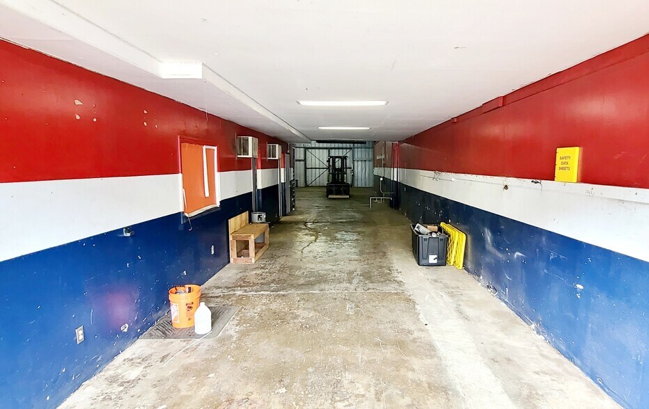 More Photos Of 96-1362 Waihona St, Pearl City Warehouse For Lease