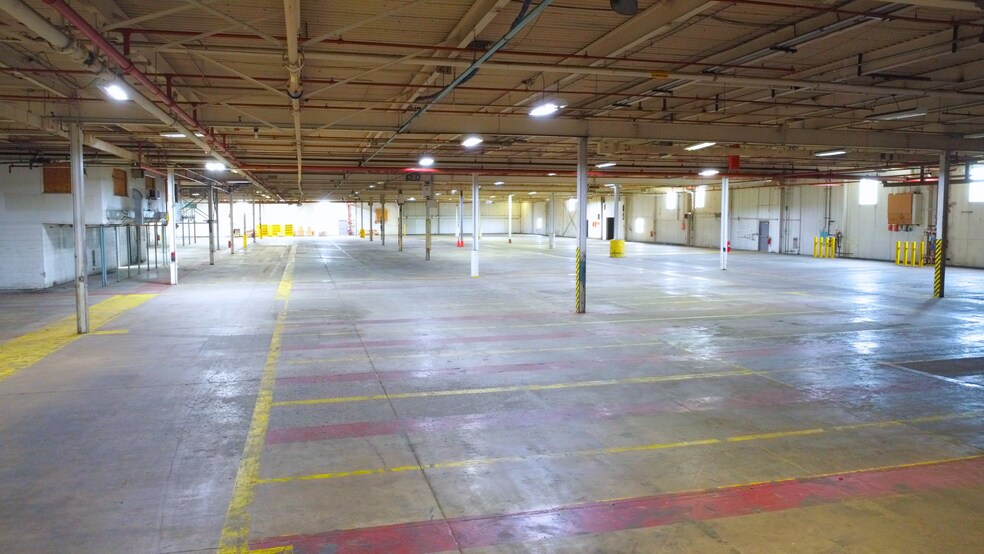 More Photos Of 2150 Kerper Blvd, Dubuque Manufacturing For Lease