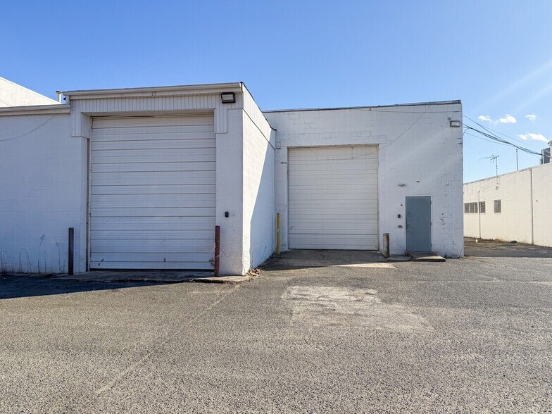 More Photos Of 109 N Black Horse Pike, Blackwood Warehouse For Lease