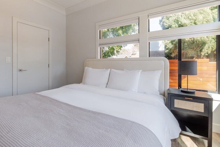 More Photos Of 251 Middlefield Rd, Palo Alto Apartments For Sale