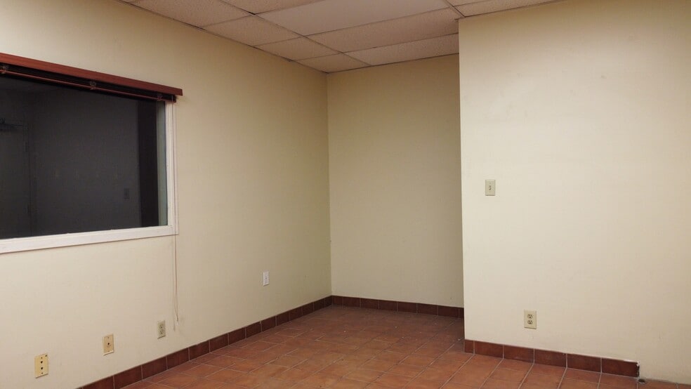 More Photos Of 2501 Wiles Rd, Deerfield Beach Unknown For Lease