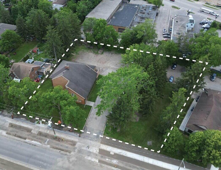 More Photos Of 844 Frederick St, Kitchener Office For Sale