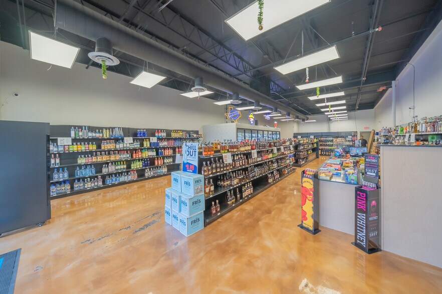More Photos Of 3708-3722 E Rosedale St, Fort Worth Freestanding For Sale