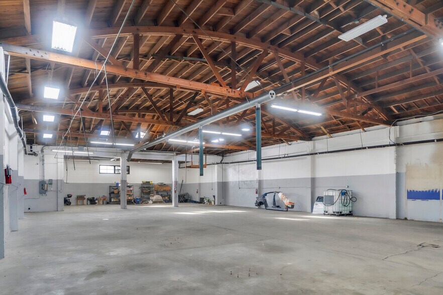 More Photos Of 2143 Pontius Ave, Los Angeles Showroom For Sale