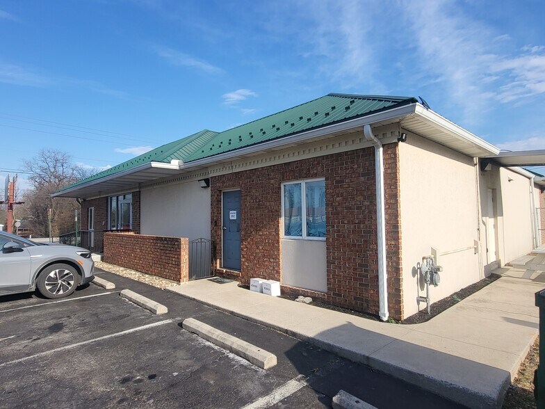 More Photos Of 1340 Lincoln Way E, Chambersburg Office For Sale