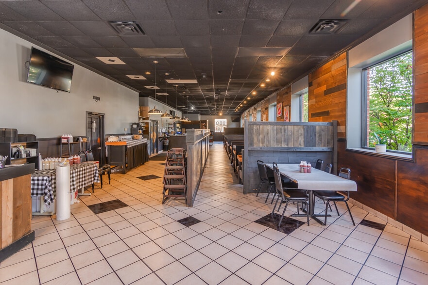 More Photos Of 107 S Main St, Almont Restaurant For Lease