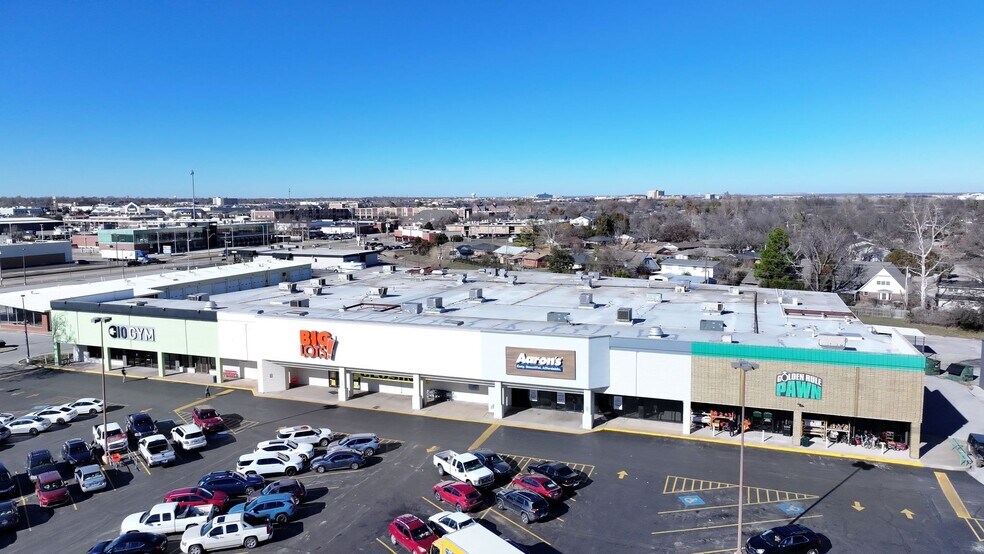 More Photos Of 2207-2255 W Main St, Norman Storefront For Lease