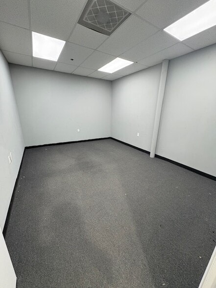 More Photos Of 11418 Reeder Rd, Dallas Warehouse For Lease