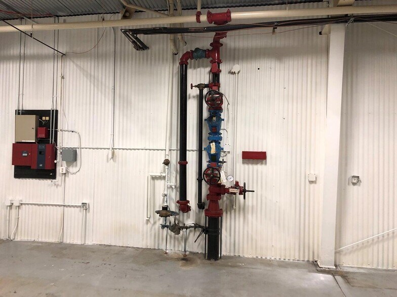 More Photos Of 159 Grassy Plain St, Bethel Manufacturing For Lease