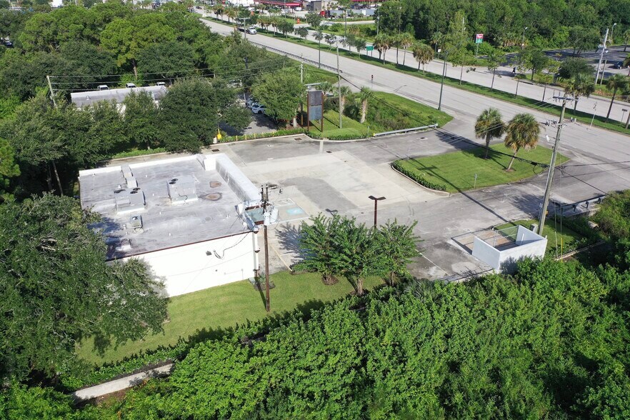 More Photos Of 8801 20th St, Vero Beach Convenience Store For Sale