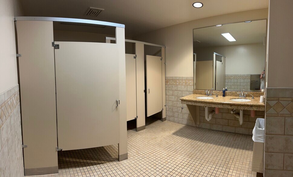 More Photos Of 23351-23361 Madero, Mission Viejo Research And Development For Lease