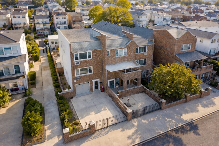 More Photos Of 536 Throggs Neck Expy, Bronx Multifamily For Sale