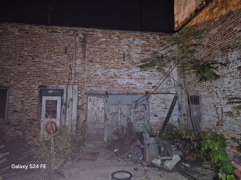 More Photos Of 1301 N Wolfe St, Baltimore Warehouse For Sale